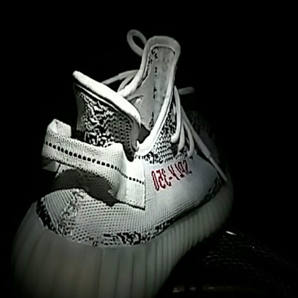 Adidas Yeezy SPLY- 350 - Picture 2 of 4